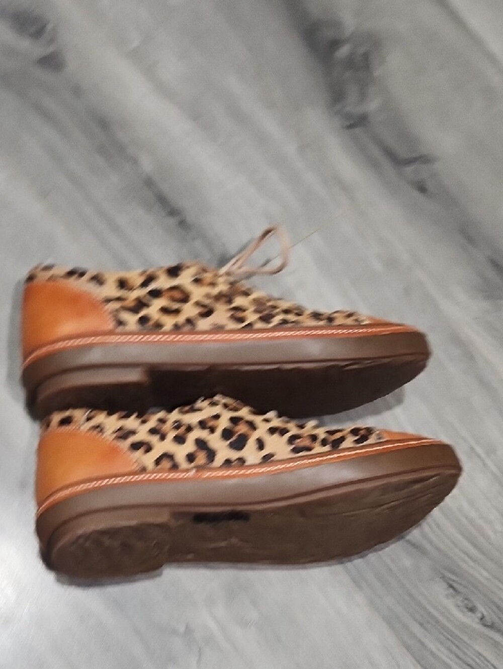 La'Artiste Libby Leopard Print Calfhair Leather Casual Sneakers - Picture 6 of 11